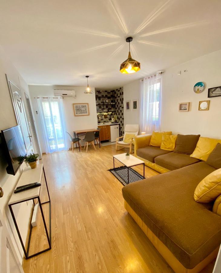 Apartments Rux De Luxe Bar Dış mekan fotoğraf