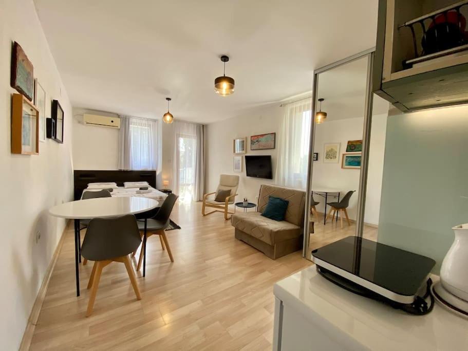 Apartments Rux De Luxe Bar Dış mekan fotoğraf